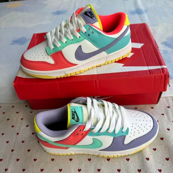 Nike Shoes - Nike casual low-top sneakers